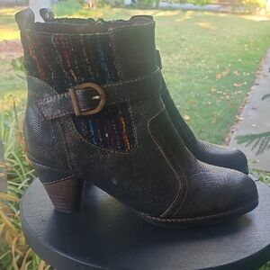 L'ATISTE Black Leather  Ankle Boots with Colorful Stripes